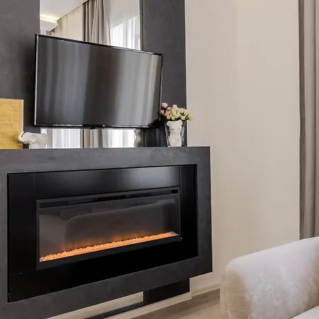 Royal Stylish In The Old *