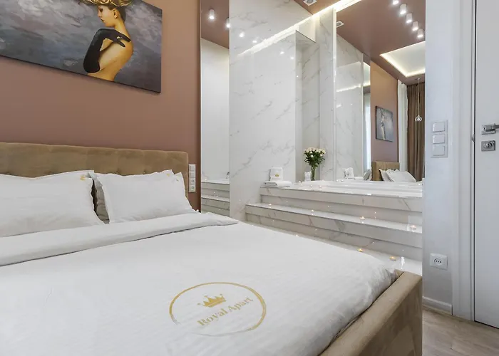 Royal Stylish In The Old דירה *